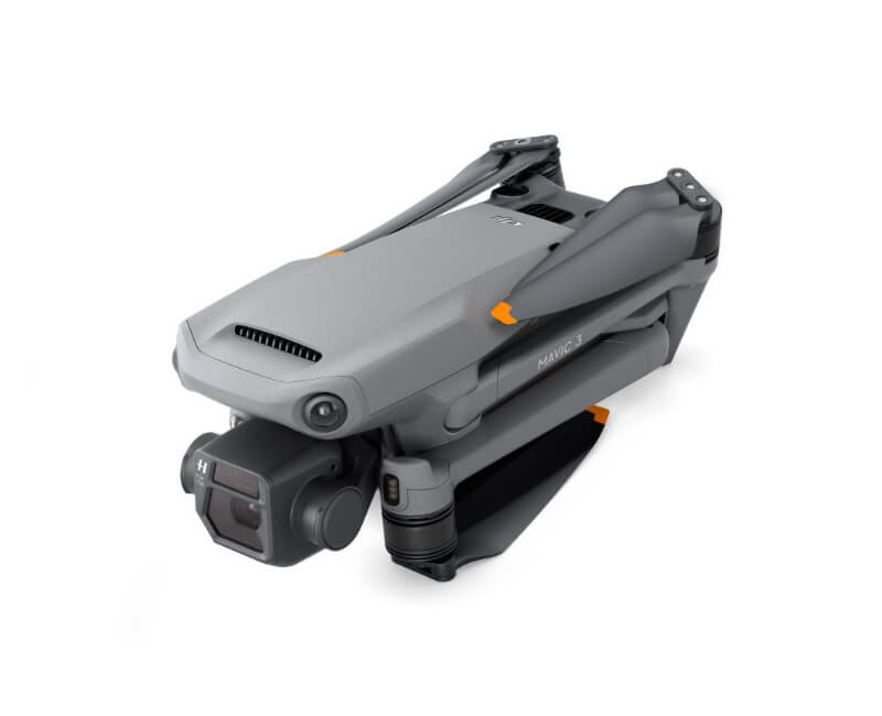 Дрон DJI Mavic 3 в сложенном состоянии с камерой Hasselblad спереди