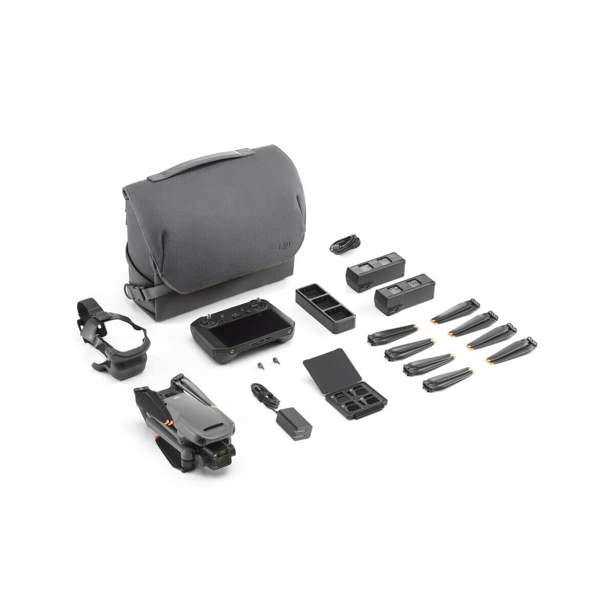 Комплект DJI Mavic 3 Fly More Combo с дроном, пультом RC Pro, аккумуляторами, пропеллерами и транспортировочным кейсом
